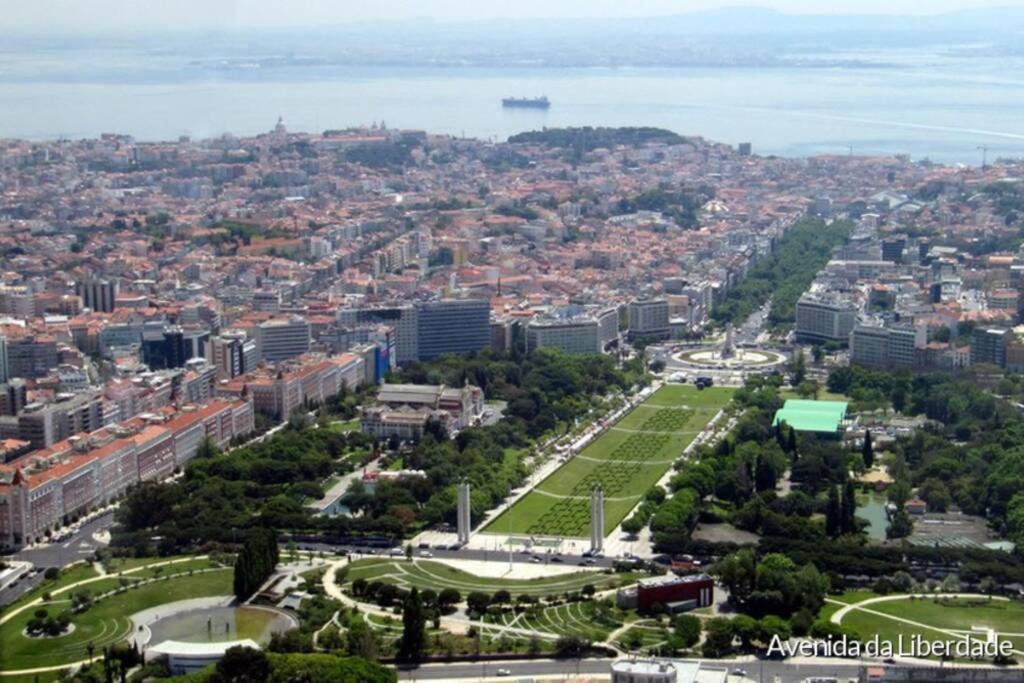 Av. Da Liberdade Comfortable Apt With Balcony Lisboa Extérieur photo
